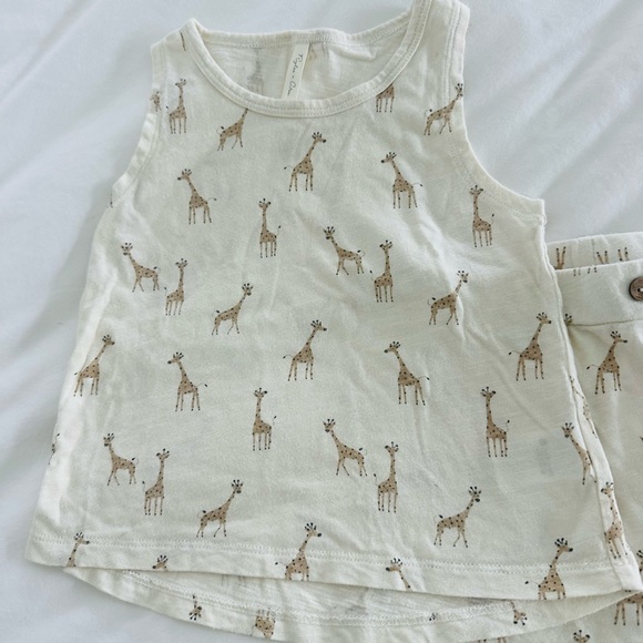 Rylee & Cru Giraffe Set - Picture 2 of 7